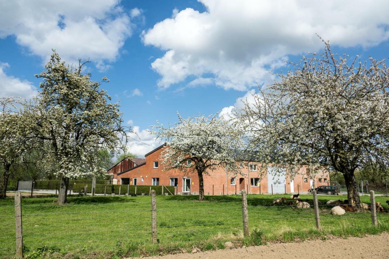 De Smishoeve Met Kinderpret, Dieren En Wellness Heers Экстерьер фото