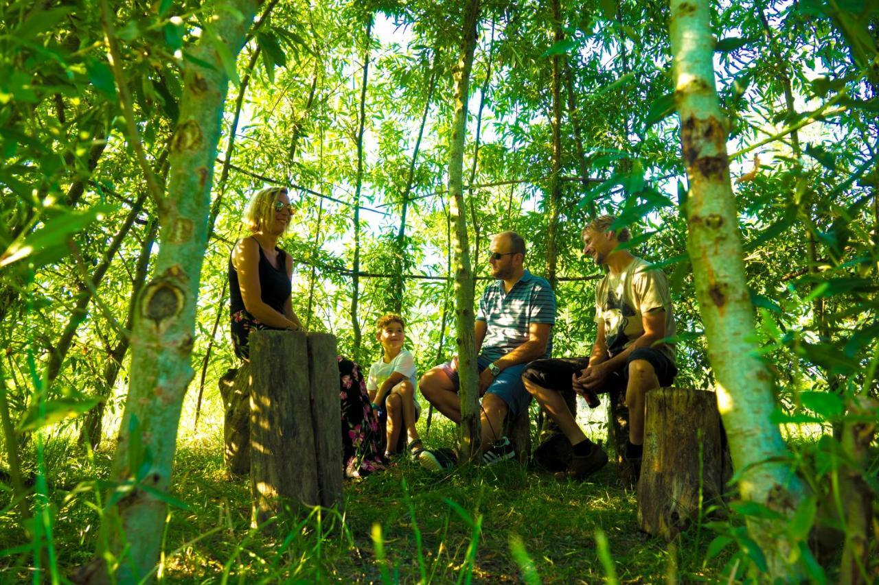 De Smishoeve Met Kinderpret, Dieren En Wellness Heers Экстерьер фото